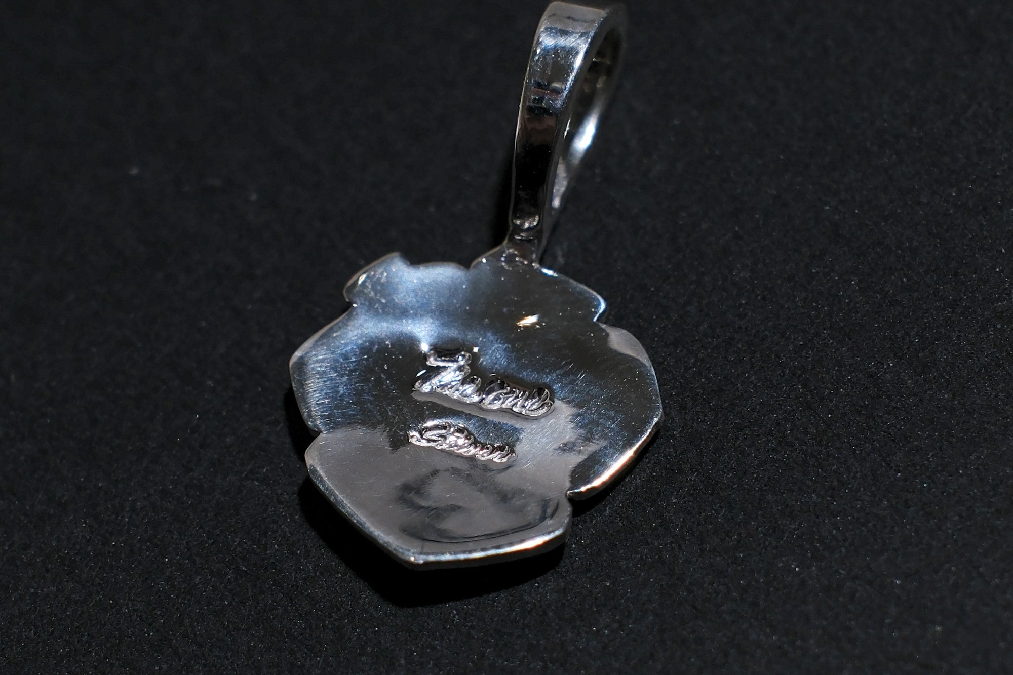 The One OCEAN "Hibiscus" Mini Pendant