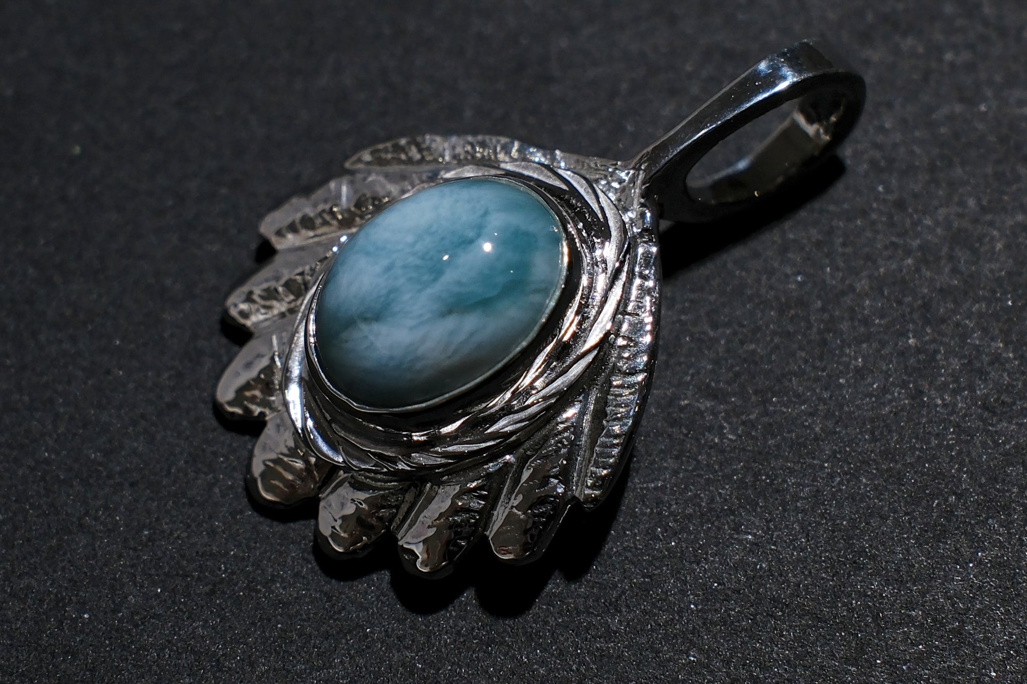 The One OCEAN "Shell" Island Charm with Larmiar