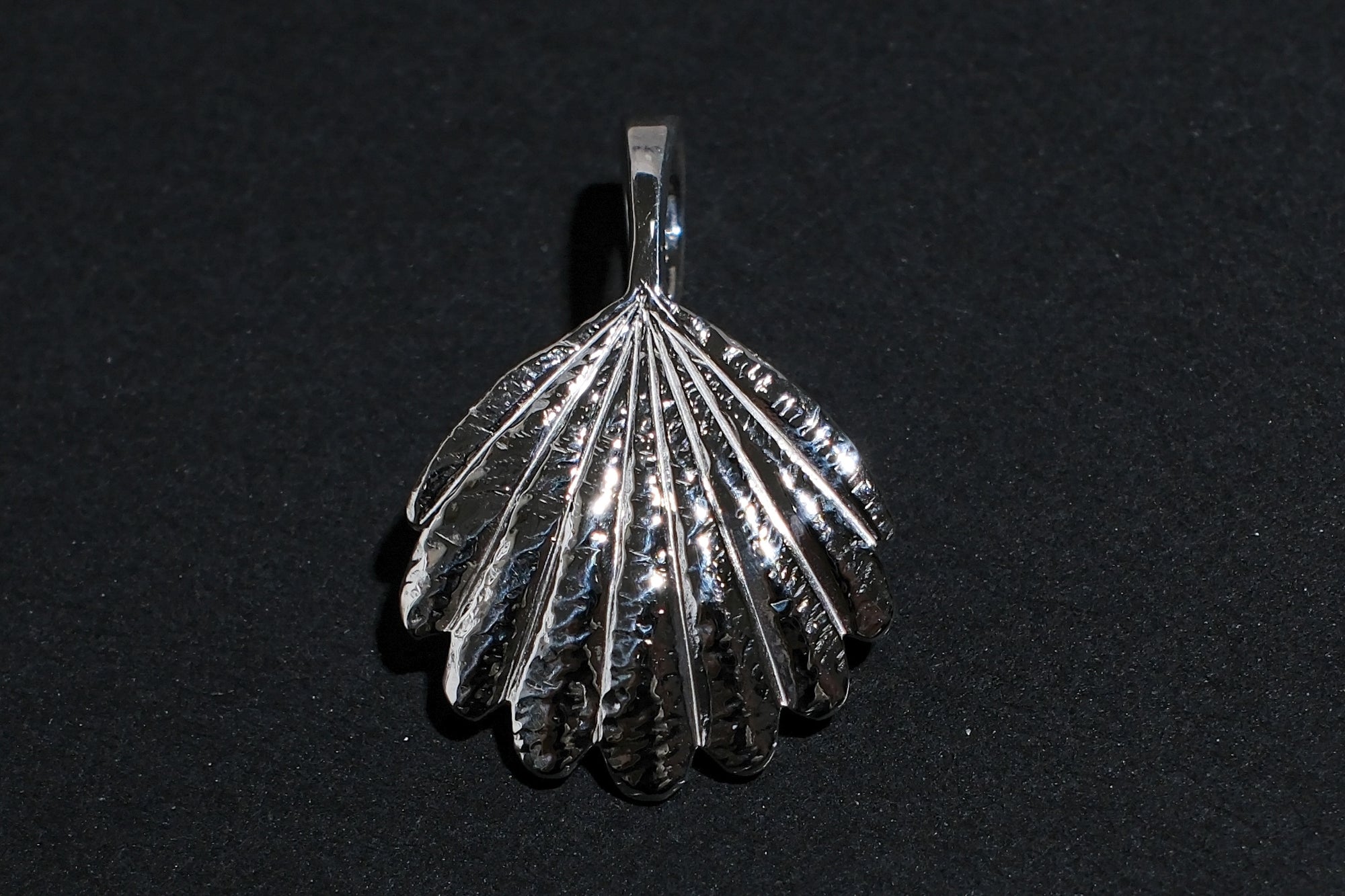The One OCEAN "Shell" Island Charm