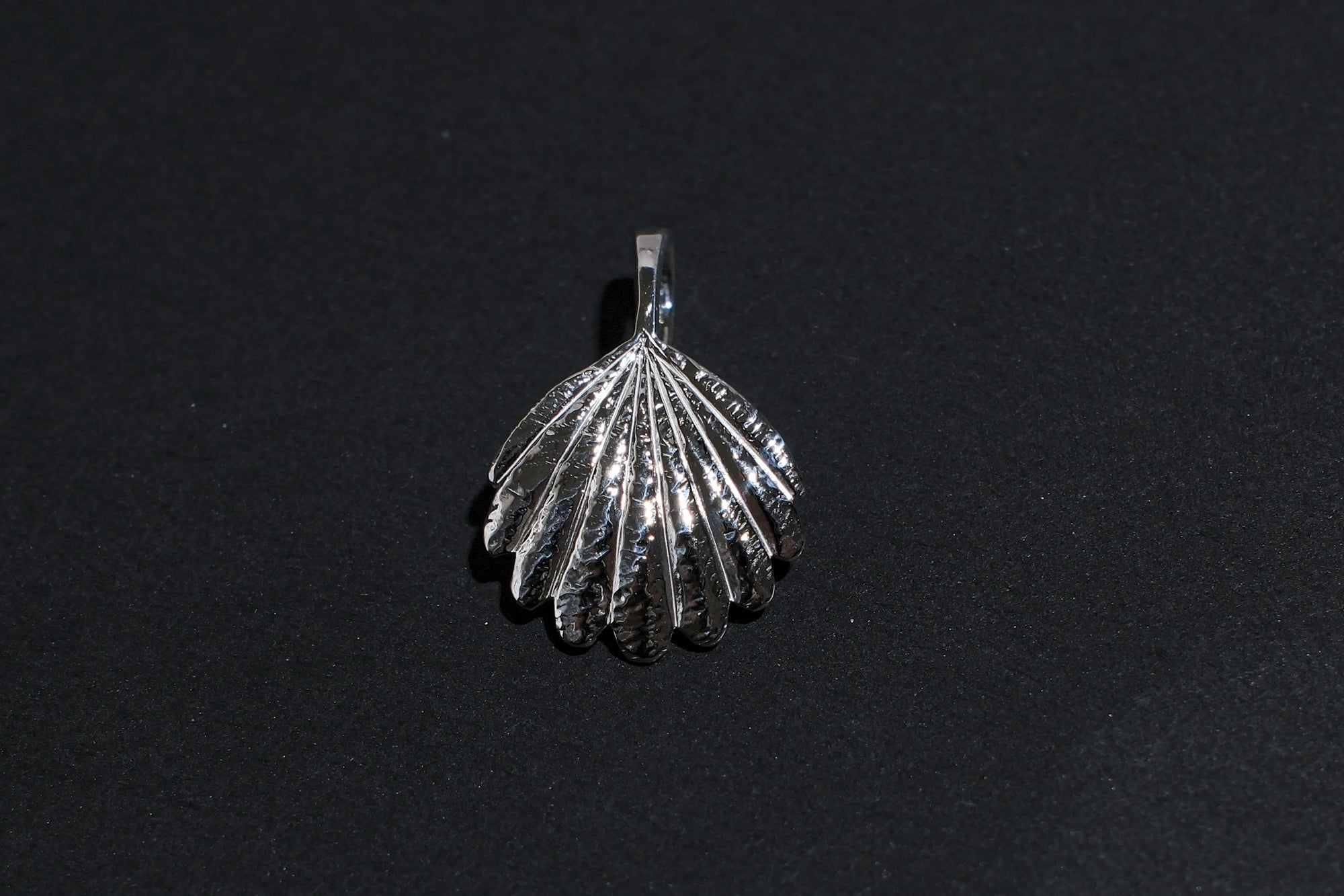 The One OCEAN "Shell" Island Charm