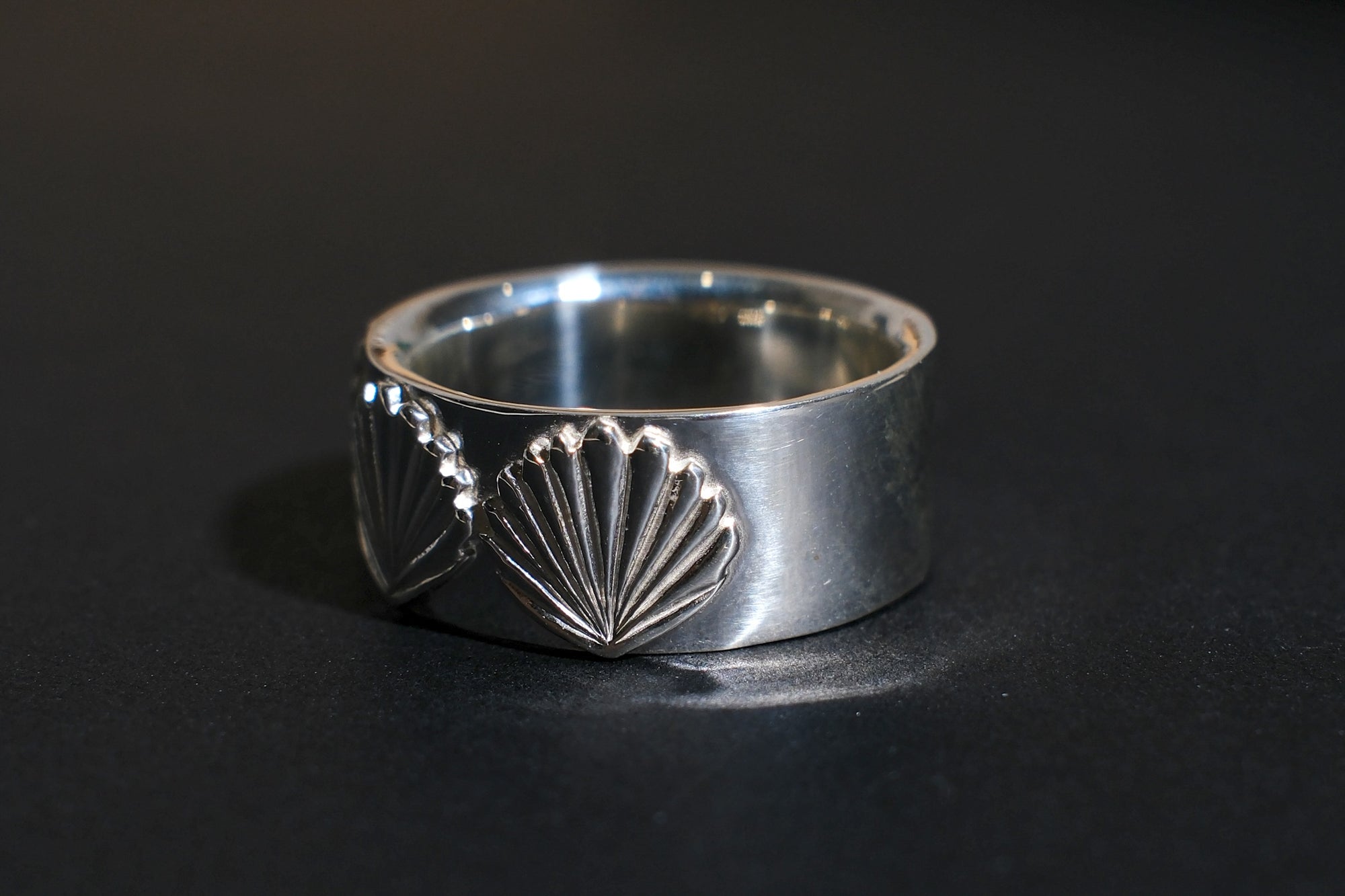 The One OCEAN "Shell Crown" Silver Ring