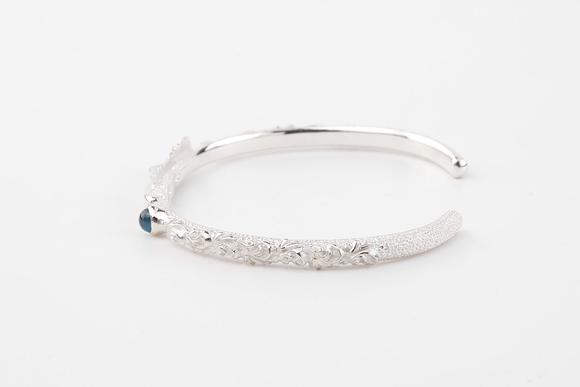 Legend 5mm "Flora" Silver Bangle With Mini Feather & Blue Topaz