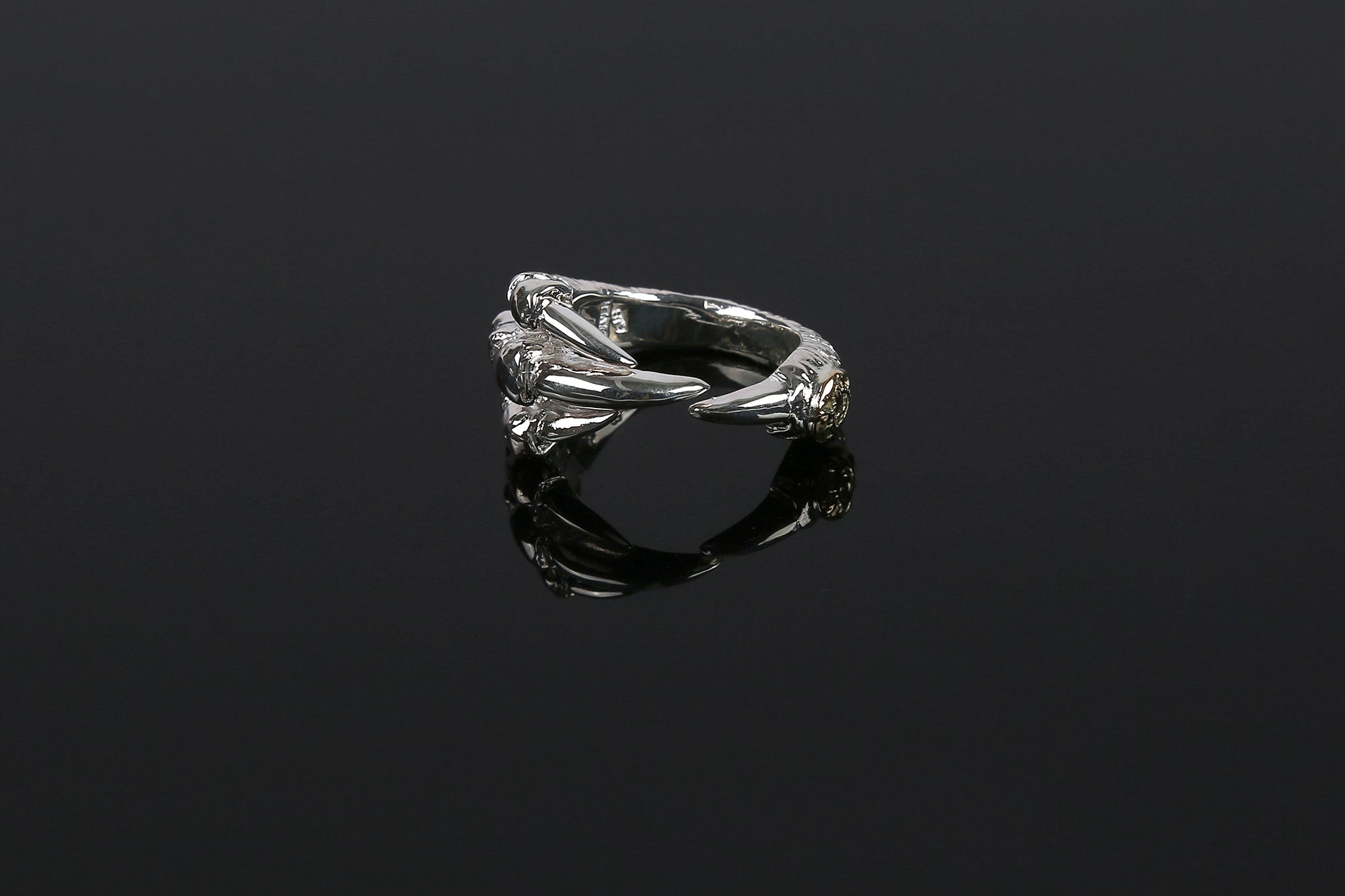 First Arrow's ‘Eagle Claw’ Ring With 18K Gold Emblem