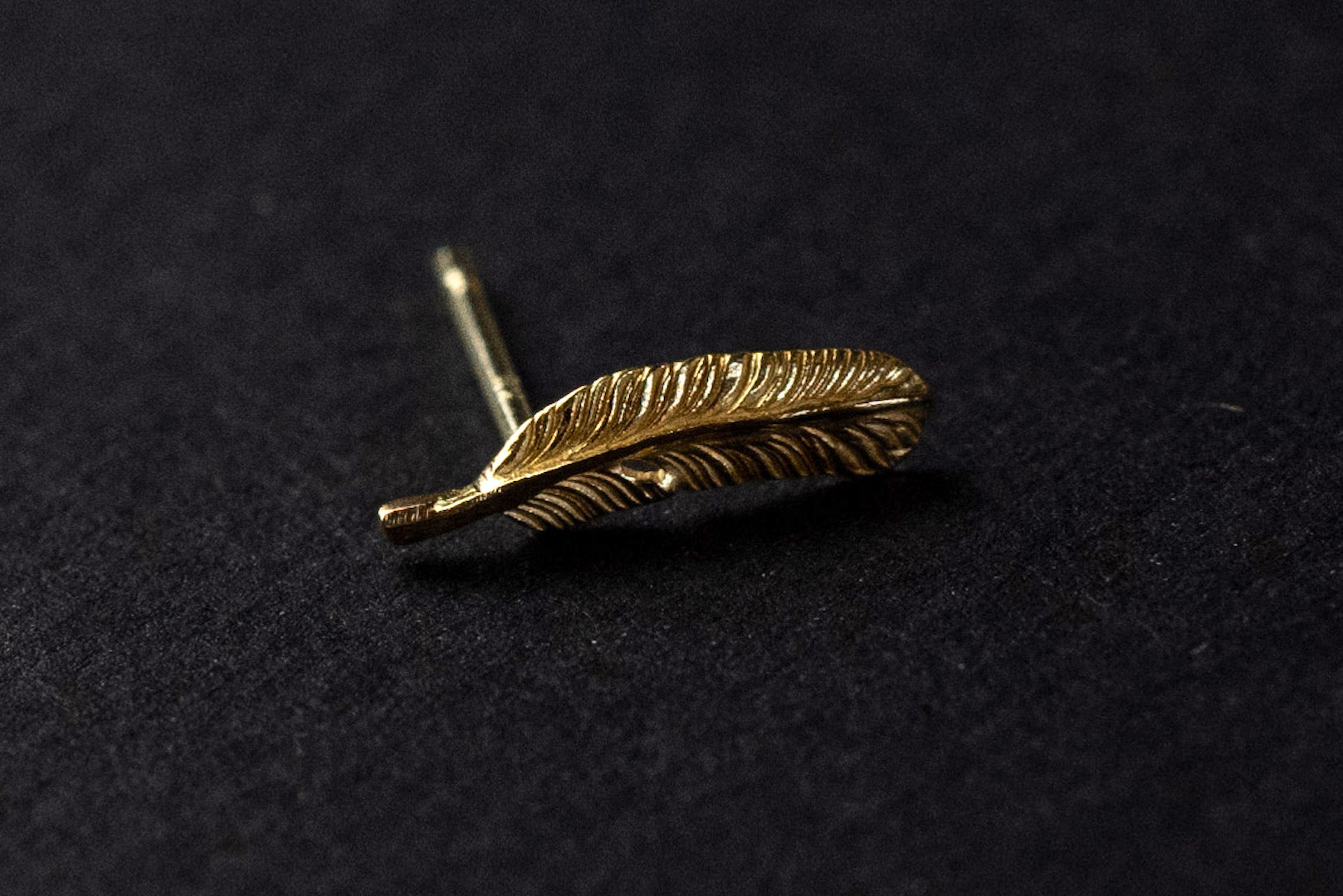 Legend "Mini Feather" 22K Gold Earring