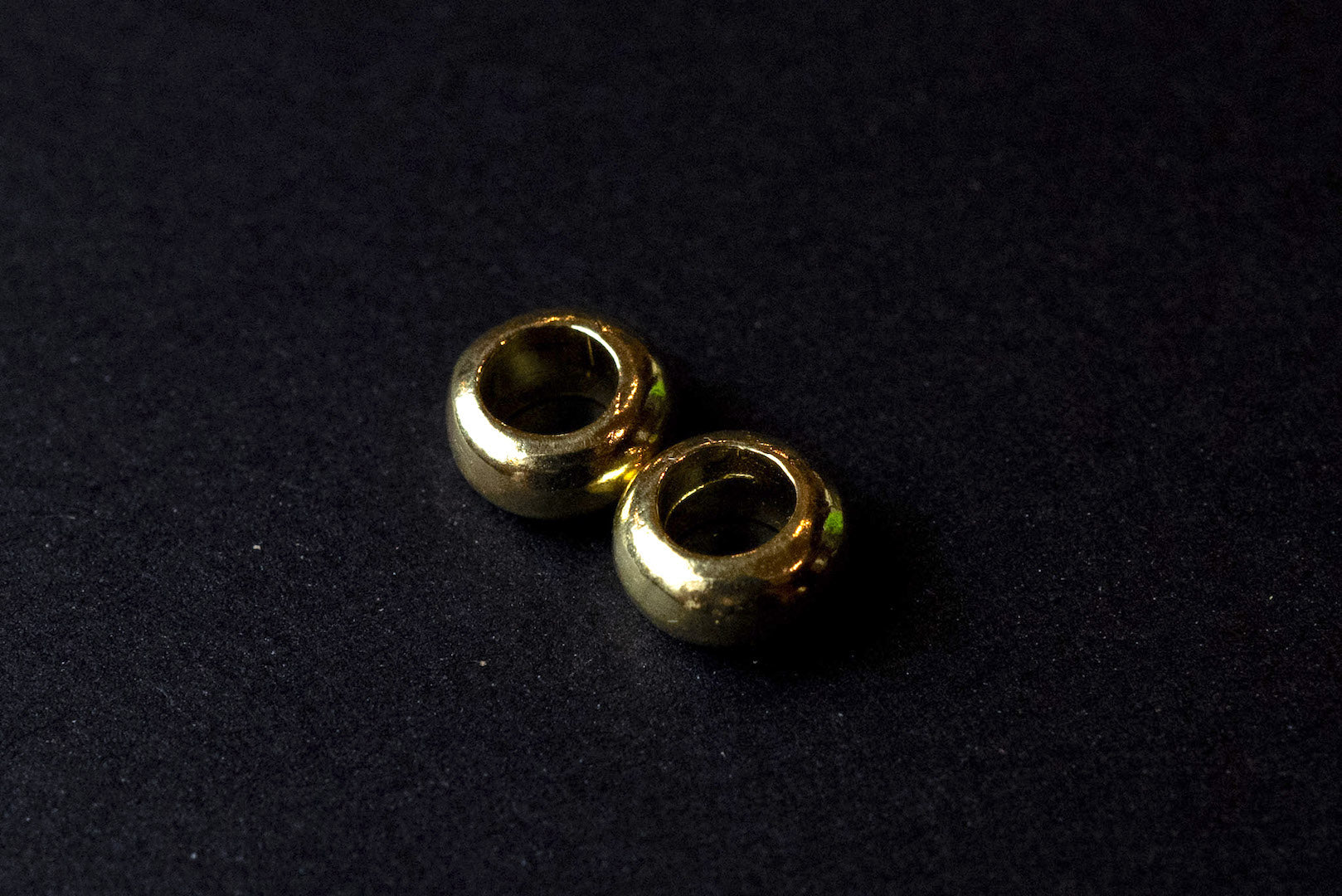First Arrow's 18K Gold 'Flat Rounded' Bead (O-219)