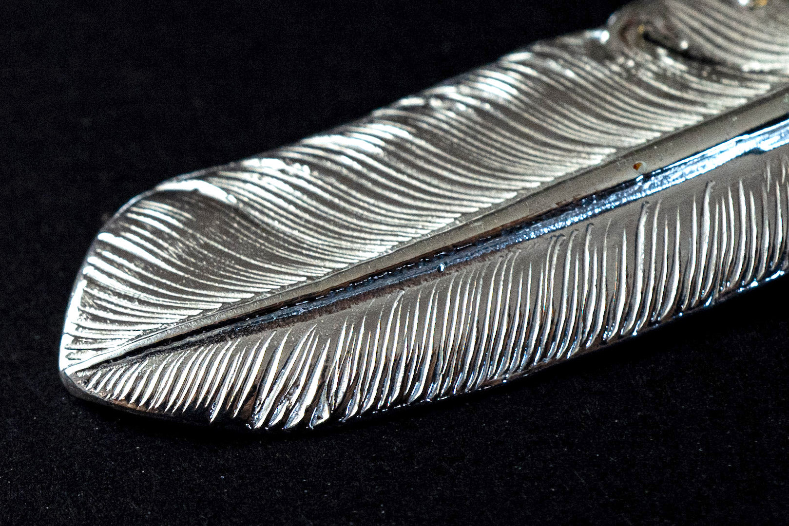 First Arrow's Large Feather Silver Pendant with 18k Heart Feather & Turquoise (P-601)