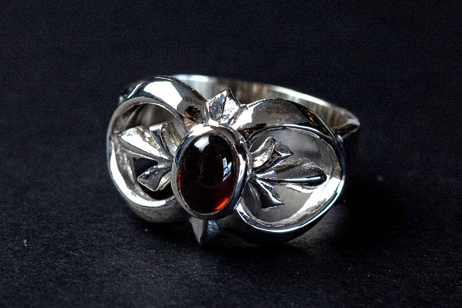 Legend "Crest" Ring With Red Garnet (R-9-GN)