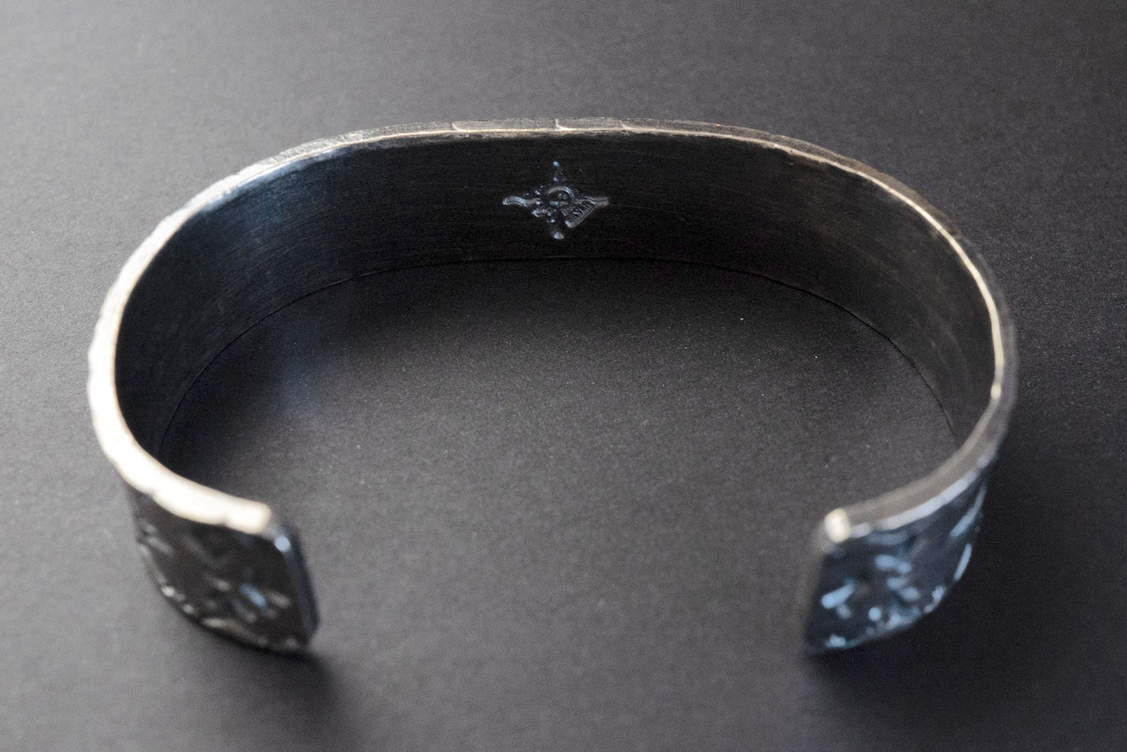 First Arrow's "Arrow Stamp" Bangle With "Soulo" Stone (BR-312)