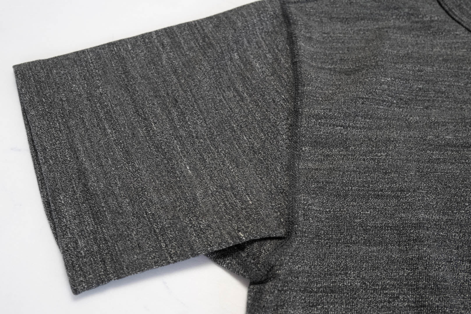 Studio D'Artisan 7.5oz 'Suvin Gold' Loopwheeled Henley Tee (Heather Ink)