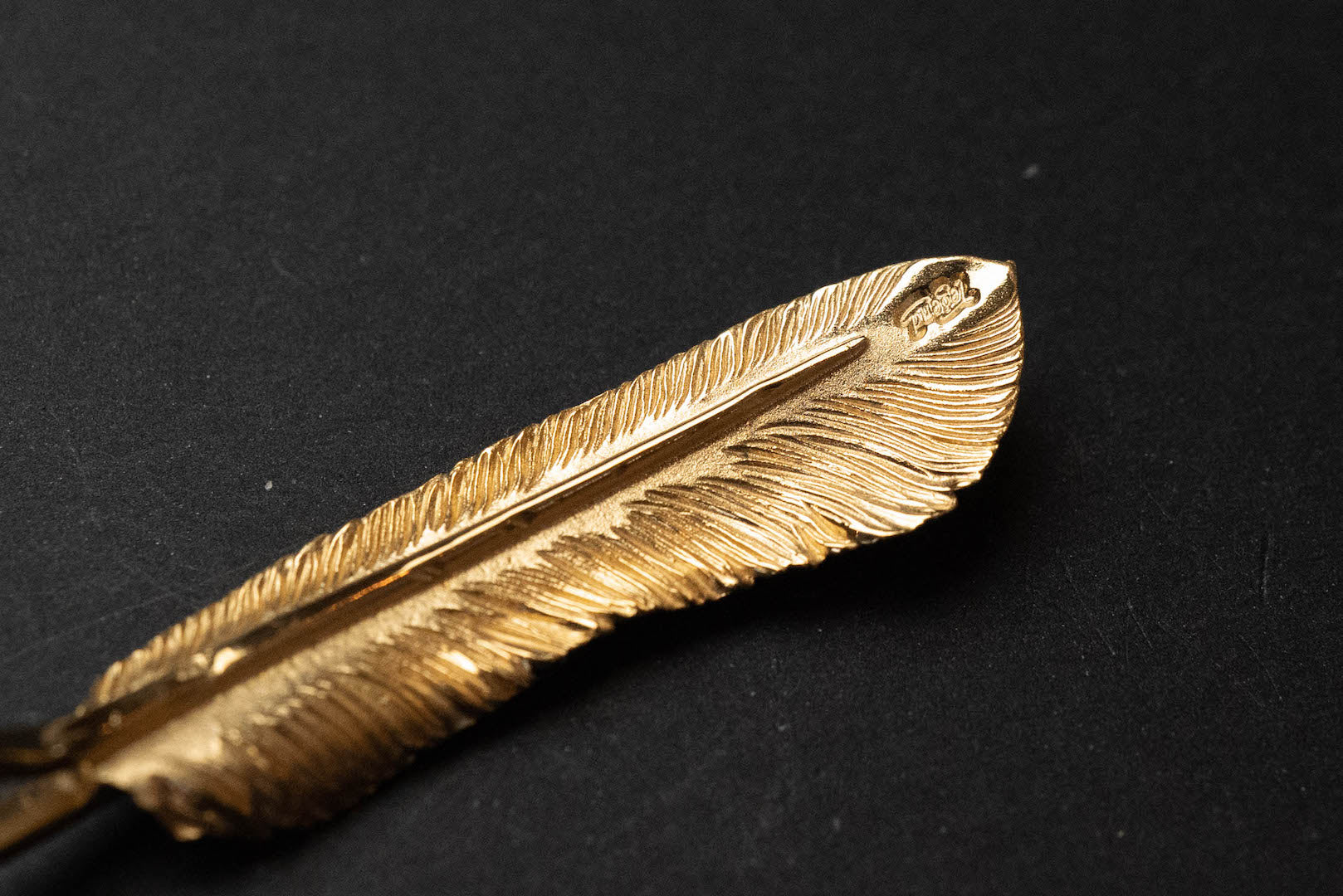 Legend 18K Gold Ultimate "Medium Feather" Pendant