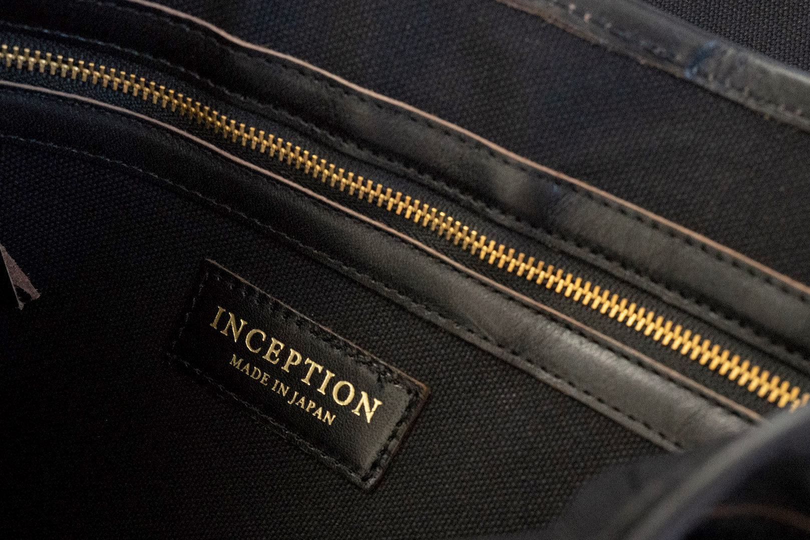 Inception by Accel Company "Size Medium" Horsehide Mail Bag (Black Tea-cored)