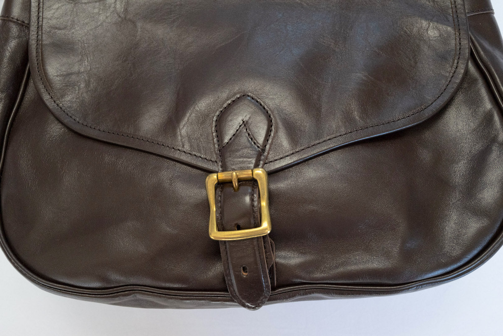 Inception by Accel Company "Size Medium" Horsehide Mail Bag (Brown Tea-cored)